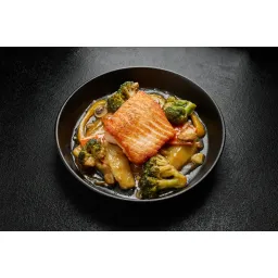 PAN SEARVED SALMON AUPOUVE